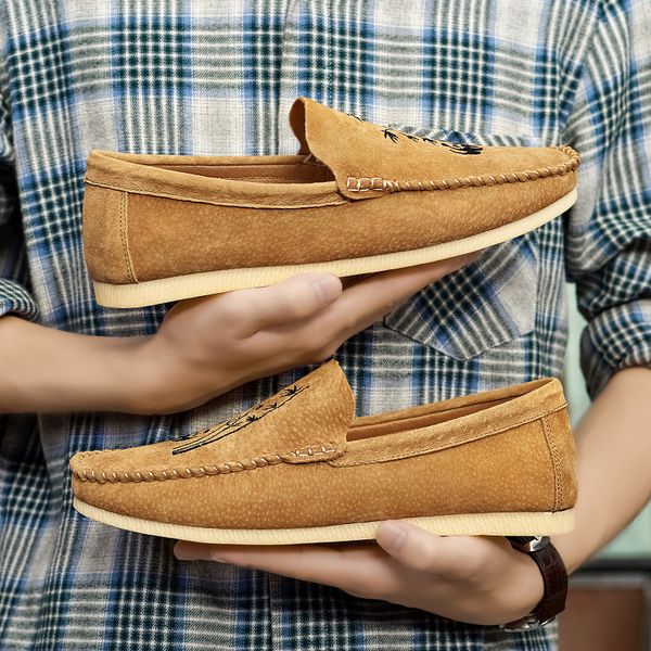 new fashion genuine leather shoes men loafers soft comfortable men casual shoes slip on male driving a1695, Black 
new fashion genuine leather shoes men loafers soft comfortable men casual shoes slip on male driving a1695, Black