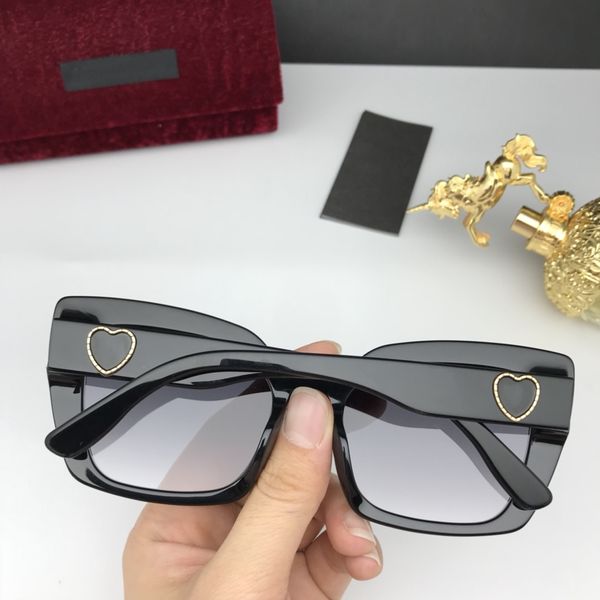 2020 new black frank frame with heart ring light purple glasses men women sunglasses with box and dastbag, White;black
2020 new black frank frame with heart ring light purple glasses men women sunglasses with box and dastbag, White;black