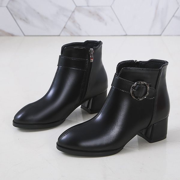new solid black leather boots zipper metal buckle ankle boots for women shoes woman square high heels plus size
new solid black leather boots zipper metal buckle ankle boots for women shoes woman square high heels plus size