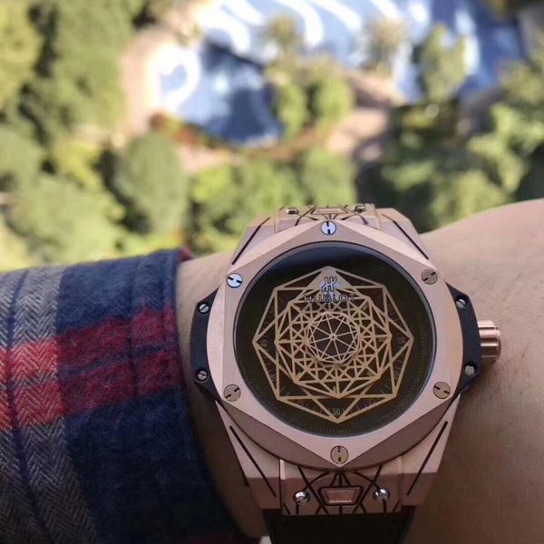 2018 2019 AAA New silver Men F1 Luxury Brand Quartz Big Bang Automatic movement Watch men Mechanical Watches Fashion Sports Wristwatch
2018 2019 AAA New silver Men F1 Luxury Brand Quartz Big Bang Automatic movement Watch men Mechanical Watches Fashion Sports Wristwatch