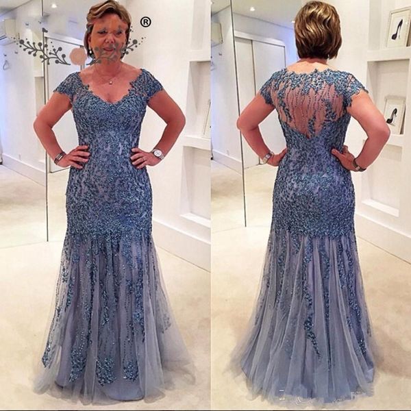 2020 new lace beaded appliques mother of the bridal dresses v-neck illusion back short sleeves column elegant mother of the bridal dresses, Black;red
2020 new lace beaded appliques mother of the bridal dresses v-neck illusion back short sleeves column elegant mother of the bridal dresses, Black;red