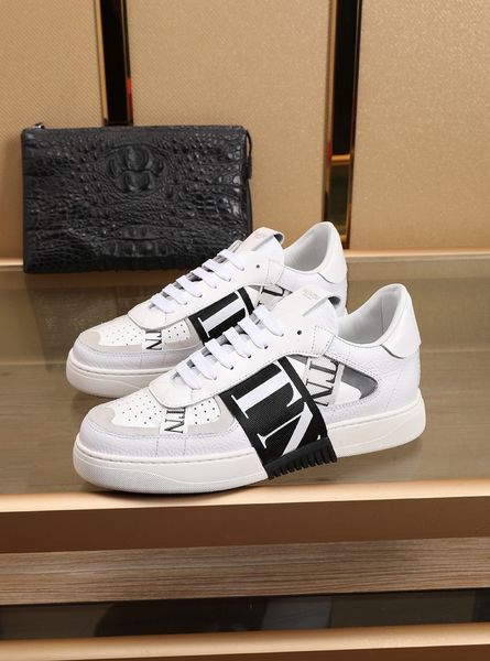 new platform shoes italy fashion men women open sneakers stripe studs genuine leather flat casual shoes 36-45, Black
new platform shoes italy fashion men women open sneakers stripe studs genuine leather flat casual shoes 36-45, Black