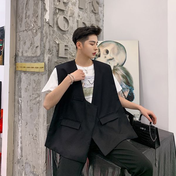stage show clothing men asymmetric design casual suit vest male fashion loose sleeveless coat waistcoat overcoat, Black;white
stage show clothing men asymmetric design casual suit vest male fashion loose sleeveless coat waistcoat overcoat, Black;white