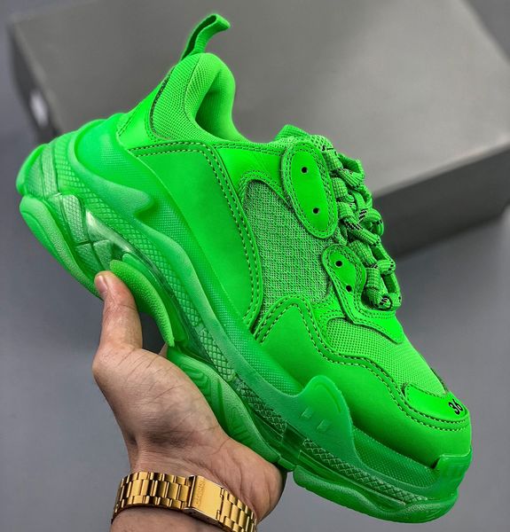 19fw paris triple s clear sole green white tripler mens designer running shoes low platform sneakers triple-s women sports luxury dad shoes
19fw paris triple s clear sole green white tripler mens designer running shoes low platform sneakers triple-s women sports luxury dad shoes