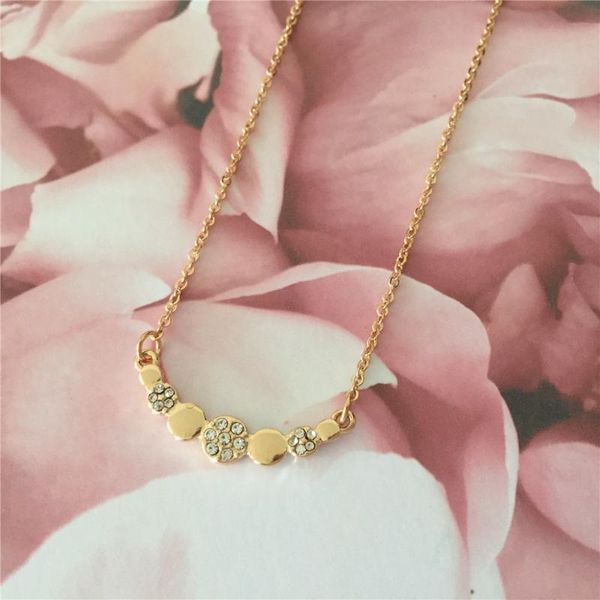 gold color plating round circle linked half moon shape pendant necklace for women delicate elegant shiny jewelry, Silver
gold color plating round circle linked half moon shape pendant necklace for women delicate elegant shiny jewelry, Silver