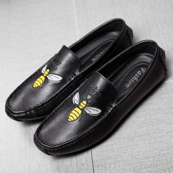 2019 spring summer new style fashion embroidered moccosins england fashion trendy shoes men's versatile moccosins, Black
2019 spring summer new style fashion embroidered moccosins england fashion trendy shoes men's versatile moccosins, Black