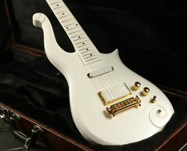 instock white prince electric guitar gold hardware set in joint korean headmachine guranteed quality
instock white prince electric guitar gold hardware set in joint korean headmachine guranteed quality