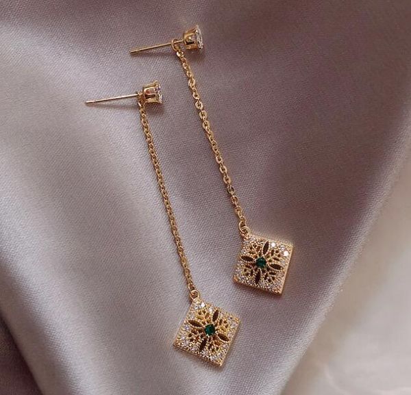fashion tassel dangle earrings with crystal green stone silver needle gold long designer earrings jewelry
fashion tassel dangle earrings with crystal green stone silver needle gold long designer earrings jewelry