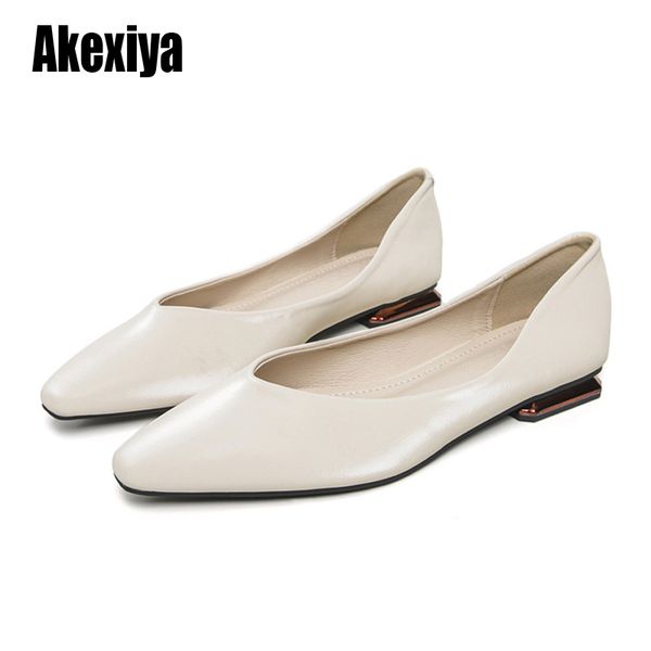 new flat design simple flat shoes women shoes spring autumn casual female large size 35-39 ladies s952, Black
new flat design simple flat shoes women shoes spring autumn casual female large size 35-39 ladies s952, Black