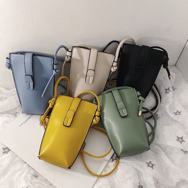 2020 new ladies shoulder bag pu korean personality fashion bucket bag trend pure color soft leather crossbody
2020 new ladies shoulder bag pu korean personality fashion bucket bag trend pure color soft leather crossbody