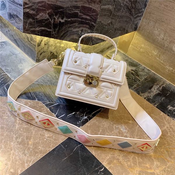 100% cowskin leather fashion shoulder bags rivet crossbody bag luxury handbags women bags designer day clutches
100% cowskin leather fashion shoulder bags rivet crossbody bag luxury handbags women bags designer day clutches