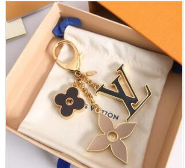 2019 keychain, exquisite pendant features style that interprets classic elegance and style with box, Silver
2019 keychain, exquisite pendant features style that interprets classic elegance and style with box, Silver