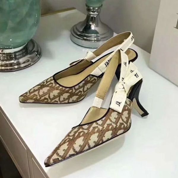 2019 Женские туфли на каблуках / туфли на плоской подошве Повседневная обувь Сандал
2019 Женские туфли на каблуках / туфли на плоской подошве Повседневная обувь Сандал