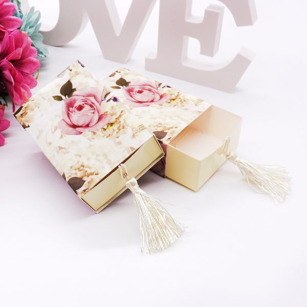 50pcs european and american style wedding candy box drawer shaper favor box travel candy flowers wedding favors gift
50pcs european and american style wedding candy box drawer shaper favor box travel candy flowers wedding favors gift
