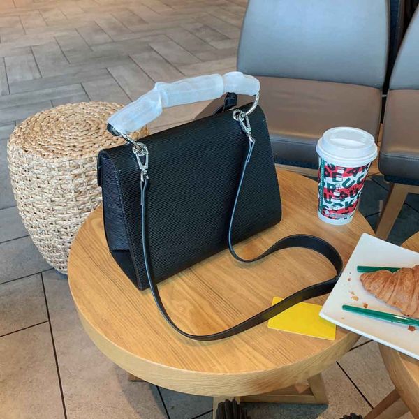 wholesale new original real genuine leather lady messenger bags fashion satchel shoulder bags handbag presbyopic package mobile phone purse
wholesale new original real genuine leather lady messenger bags fashion satchel shoulder bags handbag presbyopic package mobile phone purse