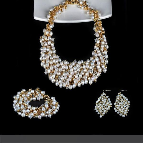 new brand european and american fashion luxury diamond pearl jewelry set necklace bracelet earrings limited edition in stock, Black
new brand european and american fashion luxury diamond pearl jewelry set necklace bracelet earrings limited edition in stock, Black