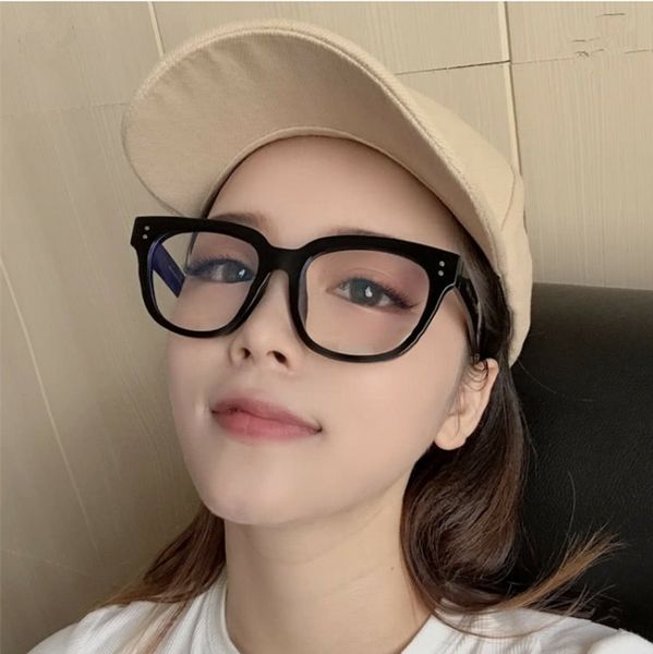 viedg anti-blue light eye protection plain unique thick edge large black frame myopia myopia glasses glasses frame fashionable men and women, Silver
viedg anti-blue light eye protection plain unique thick edge large black frame myopia myopia glasses glasses frame fashionable men and women, Silver