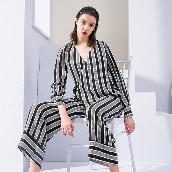 women's sleepwear spring v-neck long-sleeve pajamas thin wide leg pants pijama mujer striped printing loose comfortable 2 piece home se, Black;red
women's sleepwear spring v-neck long-sleeve pajamas thin wide leg pants pijama mujer striped printing loose comfortable 2 piece home se, Black;red