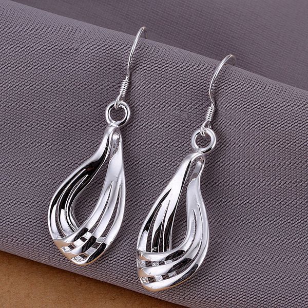 wholesale jewelry 925 jewelry silver plated corrugated three-wire earrings for women gift e230
wholesale jewelry 925 jewelry silver plated corrugated three-wire earrings for women gift e230