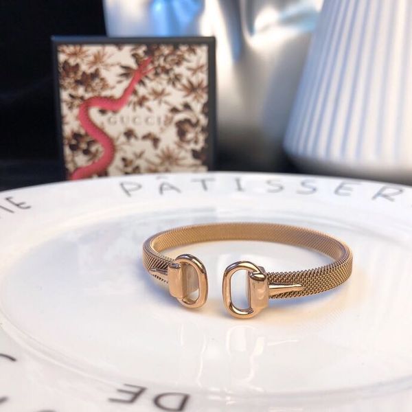 luxury designer jewelry women bracelets new model 2019 goes bracelets double gg horseshoe buckle, Golden;silver
luxury designer jewelry women bracelets new model 2019 goes bracelets double gg horseshoe buckle, Golden;silver