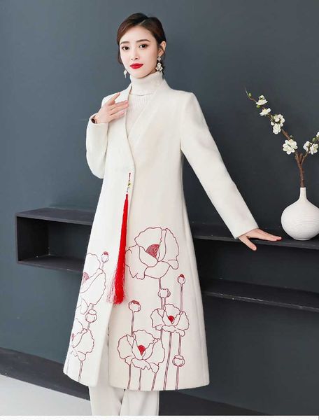 2019 autumn and winter new original chinese style women's modified hanfu outer cap woolen tassels embroidered coat coat, Black
2019 autumn and winter new original chinese style women's modified hanfu outer cap woolen tassels embroidered coat coat, Black