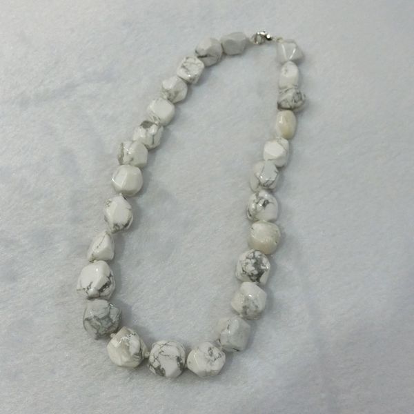 3pcs/lot natural quartz stone opal white turquoises colorful choker necklace irregular string energy beaded necklace collar free, Silver
3pcs/lot natural quartz stone opal white turquoises colorful choker necklace irregular string energy beaded necklace collar free, Silver