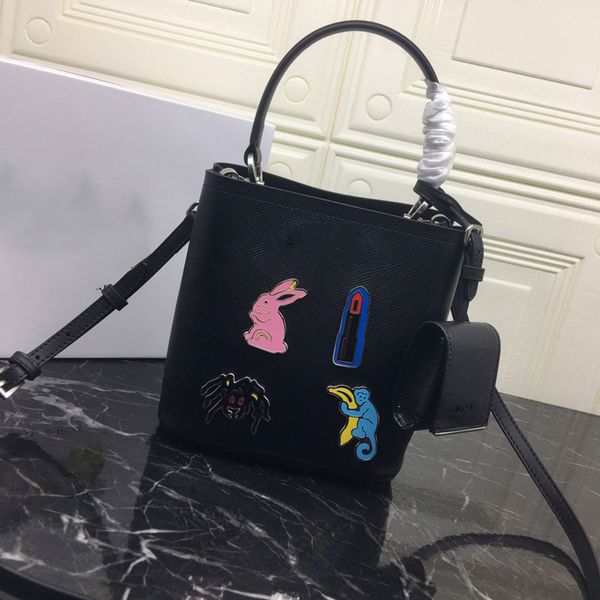 handbags purses plain ladies cartoon classic bucket bags colored metal decals decorat cross pattern genuine leather
handbags purses plain ladies cartoon classic bucket bags colored metal decals decorat cross pattern genuine leather