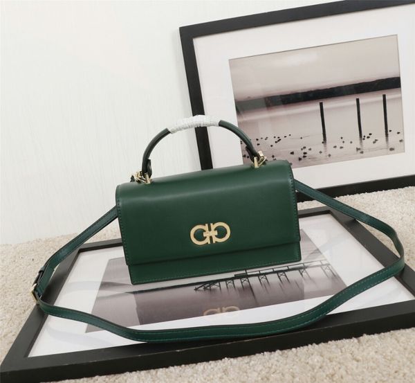 Shoulder bag for women and fa hion de ign for women genuine leather exqui ite bag for women
Shoulder bag for women and fa hion de ign for women genuine leather exqui ite bag for women
