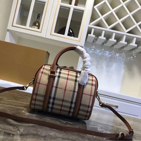 2019 brand new fashion bag, classic atmosphere, perfect design style, fashion external, global ing
2019 brand new fashion bag, classic atmosphere, perfect design style, fashion external, global ing