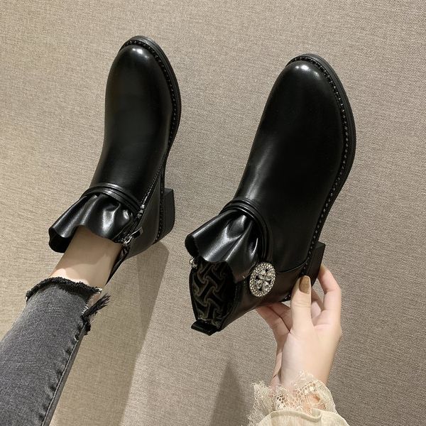 горячие женщины низкие каблуки ботинки женщин pu кожа платформы круглый toe молнии насосы партии снега сапоги обувь mujer zapatos, Black
горячие женщины низкие каблуки ботинки женщин pu кожа платформы круглый toe молнии насосы партии снега сапоги обувь mujer zapatos, Black