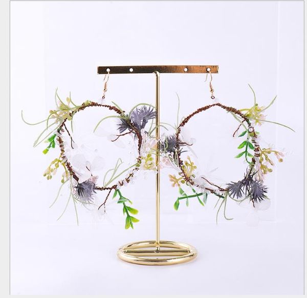 simulated huasen woman's loop earrings with big circle personality and exaggerated circular loop earrings, Slivery;golden
simulated huasen woman's loop earrings with big circle personality and exaggerated circular loop earrings, Slivery;golden