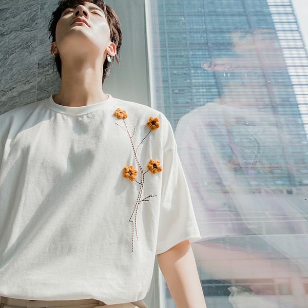 ewq / men's wear half-sleeve round collar summer t-shirt for male 2020 fashion loose three-dimensional embroidery tee 9y3093, White;black
ewq / men's wear half-sleeve round collar summer t-shirt for male 2020 fashion loose three-dimensional embroidery tee 9y3093, White;black