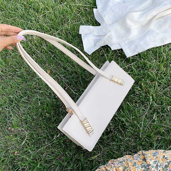 new french design fashion armpit bag & elegant square bag handbag shoulder box width 29cm height 11cm thickness 8cm
new french design fashion armpit bag & elegant square bag handbag shoulder box width 29cm height 11cm thickness 8cm
