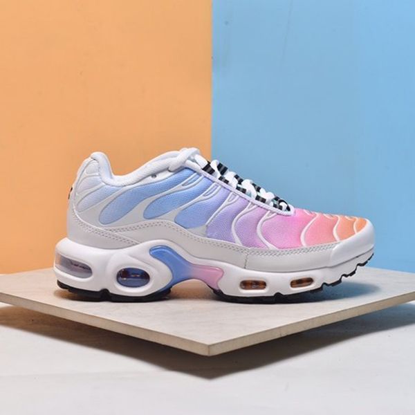 2019 girl black green tn mercurial plus tn ultra se running shoes lady women sliver gold orange chaussures athletic sports sneakers 
2019 girl black green tn mercurial plus tn ultra se running shoes lady women sliver gold orange chaussures athletic sports sneakers
