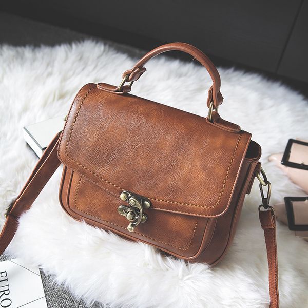 classic retro style women's shoulder bag pu leather retro lock popular diagonal cross bag horizontal simple
classic retro style women's shoulder bag pu leather retro lock popular diagonal cross bag horizontal simple