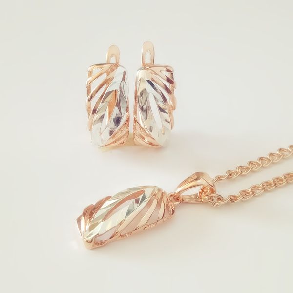 2019 gold and silver jewelry sets new fashion women jewelry sets trendy pendant earring fashion
2019 gold and silver jewelry sets new fashion women jewelry sets trendy pendant earring fashion