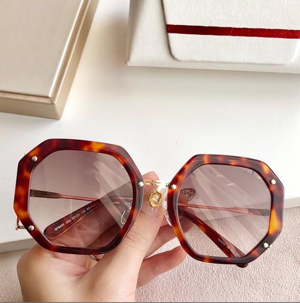 new fashion women sunglasses 940 men sunglasses simple and generous men sun glasses outdoor uv400 protection eyewear with case, White;black
new fashion women sunglasses 940 men sunglasses simple and generous men sun glasses outdoor uv400 protection eyewear with case, White;black