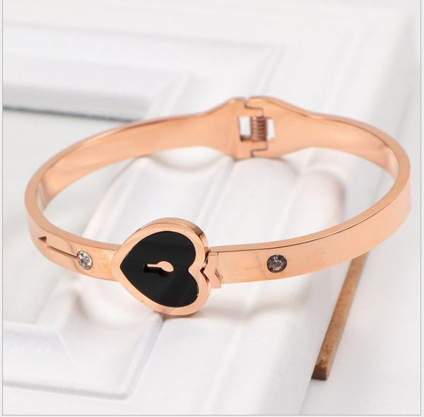 korean version single diamond key bracelet 18k rose gold black heart inlaid diamond hollow key bracelet, Golden;silver
korean version single diamond key bracelet 18k rose gold black heart inlaid diamond hollow key bracelet, Golden;silver