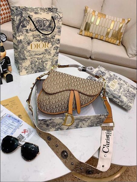 2020 ladies classic handbag shoulder bag classic ladies fashion backpack classic crossbody bag wild backpack armpit bag
2020 ladies classic handbag shoulder bag classic ladies fashion backpack classic crossbody bag wild backpack armpit bag