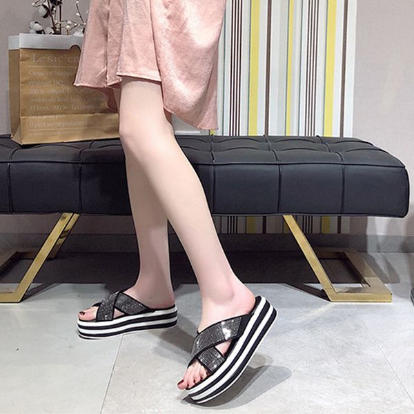 women crystal slippers woman beach shoes 2020 ladies casual flat platform female fashion cross slides women's solid footwear, Black
women crystal slippers woman beach shoes 2020 ladies casual flat platform female fashion cross slides women's solid footwear, Black