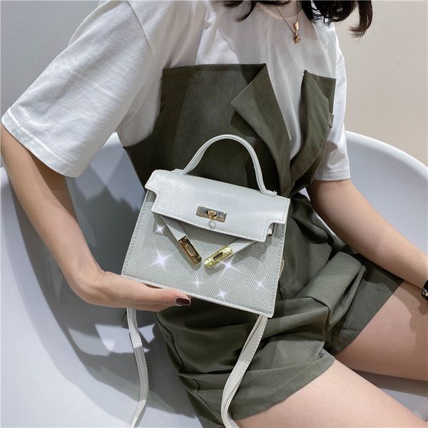 2020 new ladies shoulder bag fashion small square bag hong kong style ladies retro forest diagonal cross
2020 new ladies shoulder bag fashion small square bag hong kong style ladies retro forest diagonal cross