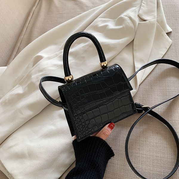 jin mantang 2020 fashion simple handbag solid color crocodile pattern clamshell handbag shoulder diagonal female bag
jin mantang 2020 fashion simple handbag solid color crocodile pattern clamshell handbag shoulder diagonal female bag