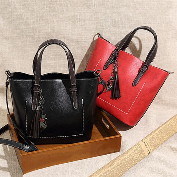 women's shoulder bag solid color tassel elements fashion trend single product simple casual mobile messenger bag
women's shoulder bag solid color tassel elements fashion trend single product simple casual mobile messenger bag