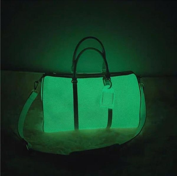 2020 new fashion luminous boston package women large capacity travel bag high-quality gril sport bag women's travel handbag
2020 new fashion luminous boston package women large capacity travel bag high-quality gril sport bag women's travel handbag