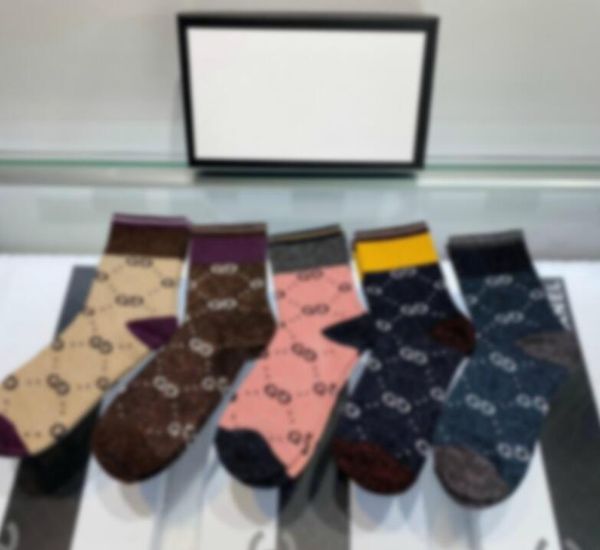 2020 italy style mens women socks new hosiery with letter four season socks stockings 5 colors optional with box, Black;white
2020 italy style mens women socks new hosiery with letter four season socks stockings 5 colors optional with box, Black;white