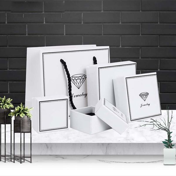 wholesale white printed jewelry packaging box gift jewelry set diamond pattern jewelry box ring earrings storage box ing, Black;white
wholesale white printed jewelry packaging box gift jewelry set diamond pattern jewelry box ring earrings storage box ing, Black;white