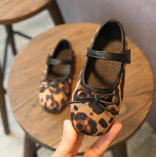 new girls shoes korean leopard print bow-knot princess leather shoes children's soft-soled antiskid baby's single, Black;red
new girls shoes korean leopard print bow-knot princess leather shoes children's soft-soled antiskid baby's single, Black;red