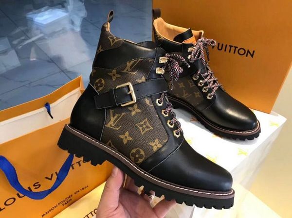 Women Designer Leather Walking Show Boots Ladies Fashion Long Styles Boots 35-41
Women Designer Leather Walking Show Boots Ladies Fashion Long Styles Boots 35-41