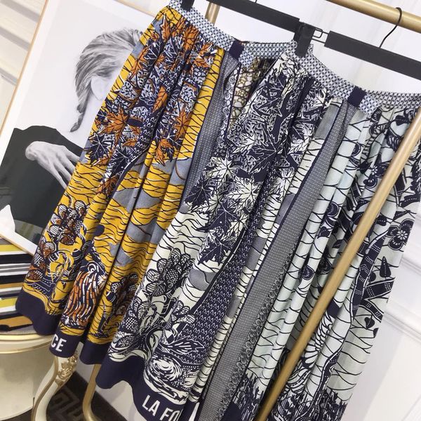 1.12 2020 spring new vintage high end elegant women high waist animal print temperament cotton pleated skirt, Black
1.12 2020 spring new vintage high end elegant women high waist animal print temperament cotton pleated skirt, Black