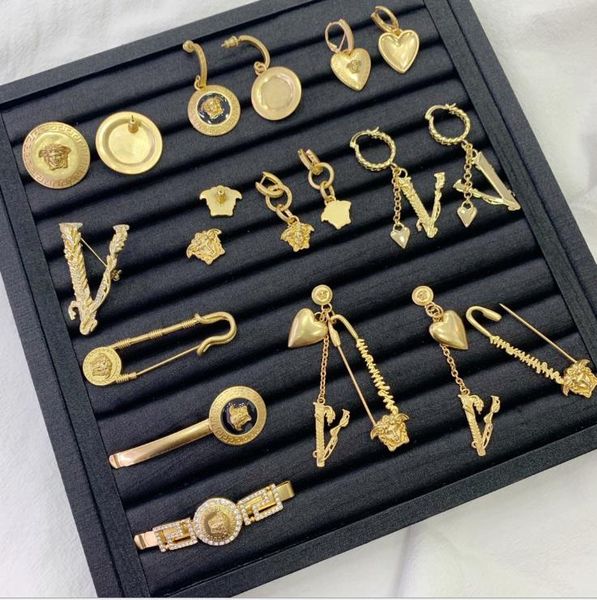 fan's gold v-chain earrings female fan's popular retro brass love earrings net red hair clip brooch, Golden;silver
fan's gold v-chain earrings female fan's popular retro brass love earrings net red hair clip brooch, Golden;silver